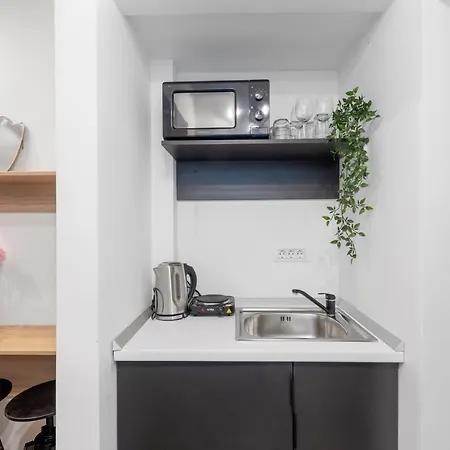 Ultra Central, 15 Sqm Studio By Urbanesq Bucharest Exterior photo