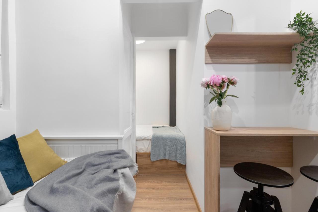 Ultra Central, 15 Sqm By Urbanesq Apartment Bucharest